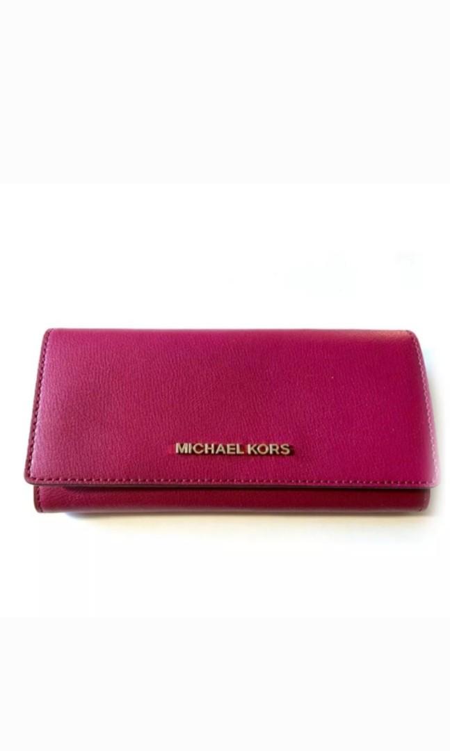 Magenta michael 2025 kors wallet