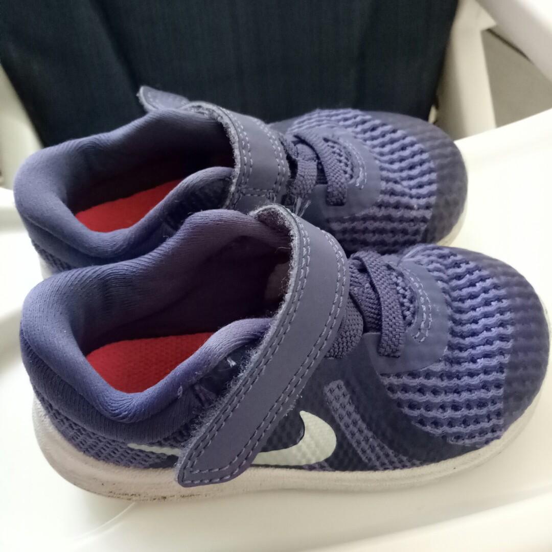 Nike revolution 4 harga sale