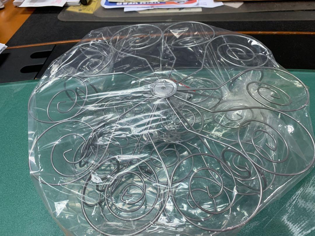 Oasis cupcake stand (Category: Bakeware) located in Pasay City. Submitted by ayinong168 (Listing ID 1068734680, Image 2). Description: Item is in excellent condition mint, pm for inquiries .