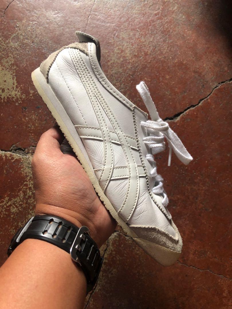 Onitsuka Tiger Mexico 66(White/Silver) 23.5 cm (Category: Sneakers) located in Baguio. Submitted by master_of_brands (Listing ID 1068736190, Image 3). Description: Authentic Onitsuka Tiger Mexico 66 White/Silver Size 37.5 Europe/23.5 cm/6-6.5 US W Slightly used Thick outsole No sole separation In excellent condition .