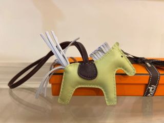 （分類：）位於 。 由 mwkc1023 提交（商品編號 1068769955，圖片 1）。簡介： 。