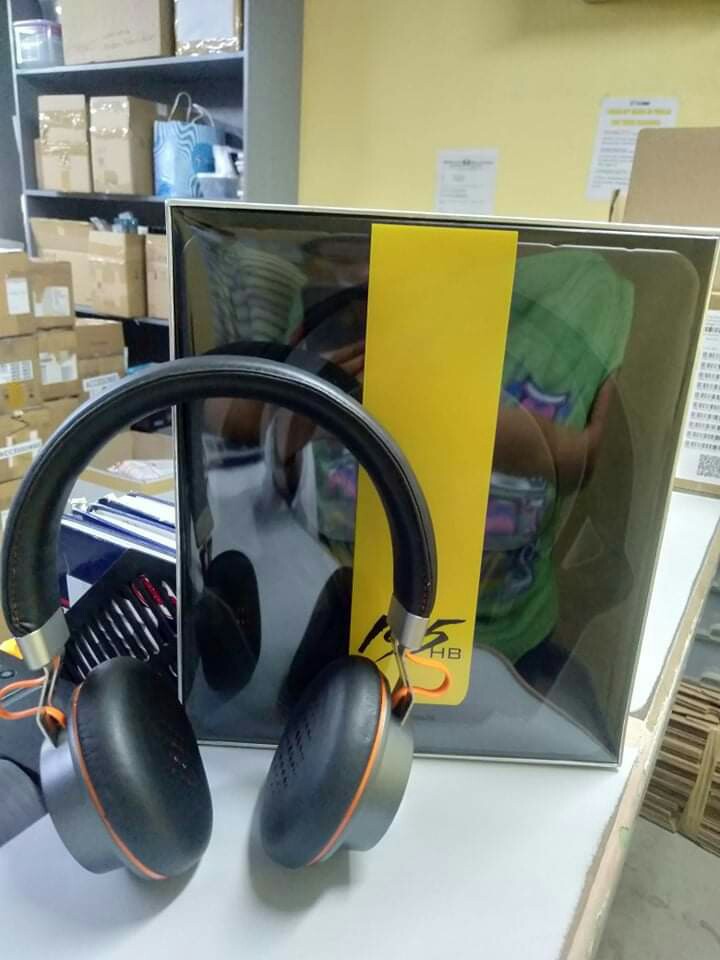 Remax RB 195 Hb Bluetooth wireless 4.1 Headphone, Hobbies & Toys, Music & Media, CDs & on Carousell