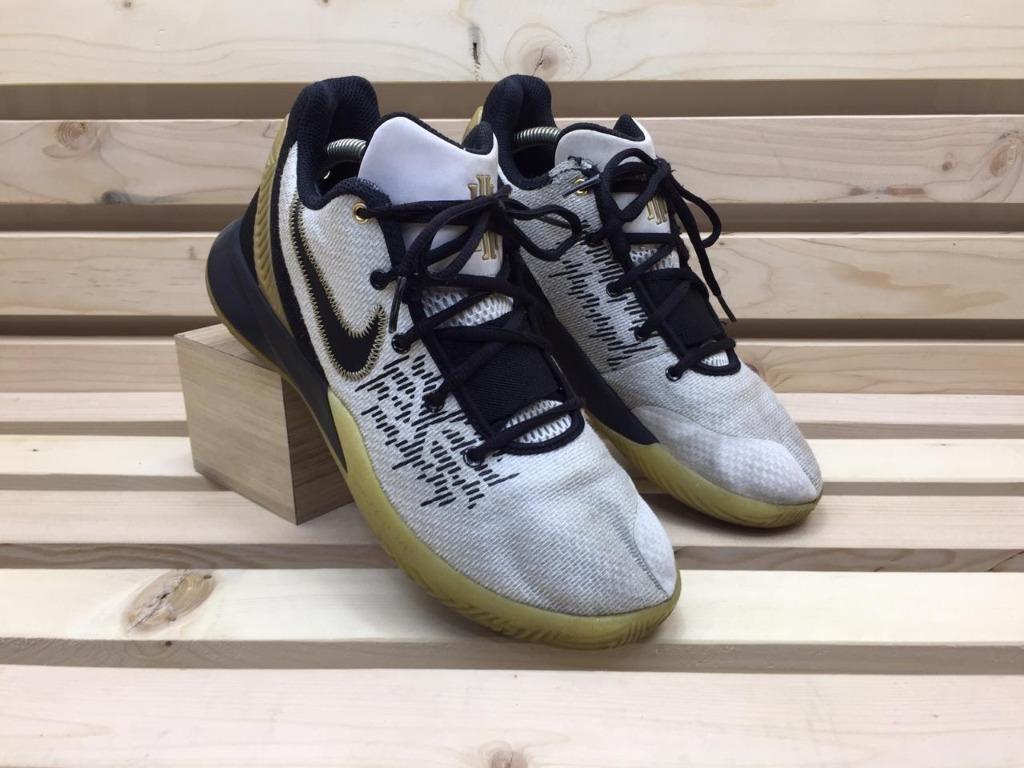 Sepatu Nike Kyrie Flytrap II EP White Metallic Gold, Fesyen Pria, Sepatu ,  Sneakers di Carousell