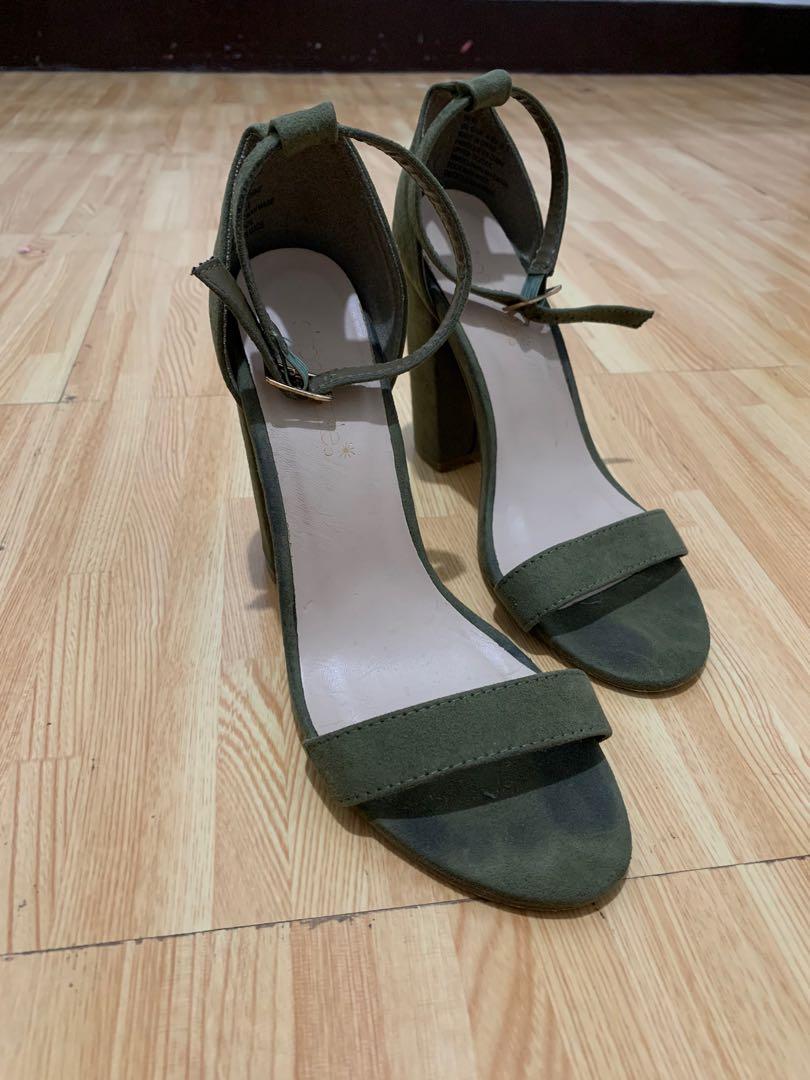 shoedazzle silver heels