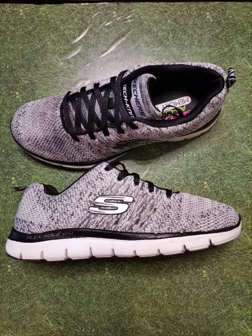 Skechers skech hotsell knit flex sole
