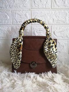 Vintage Style 2-way hard handle (Coffee color) Leopard print twilly sling handbag