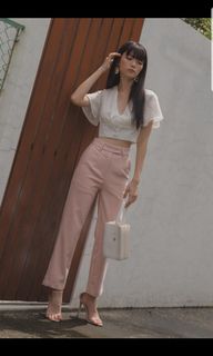 (Category: ) located in . Submitted by white.closet (Listing ID 1068770640, Image 1). Description: .