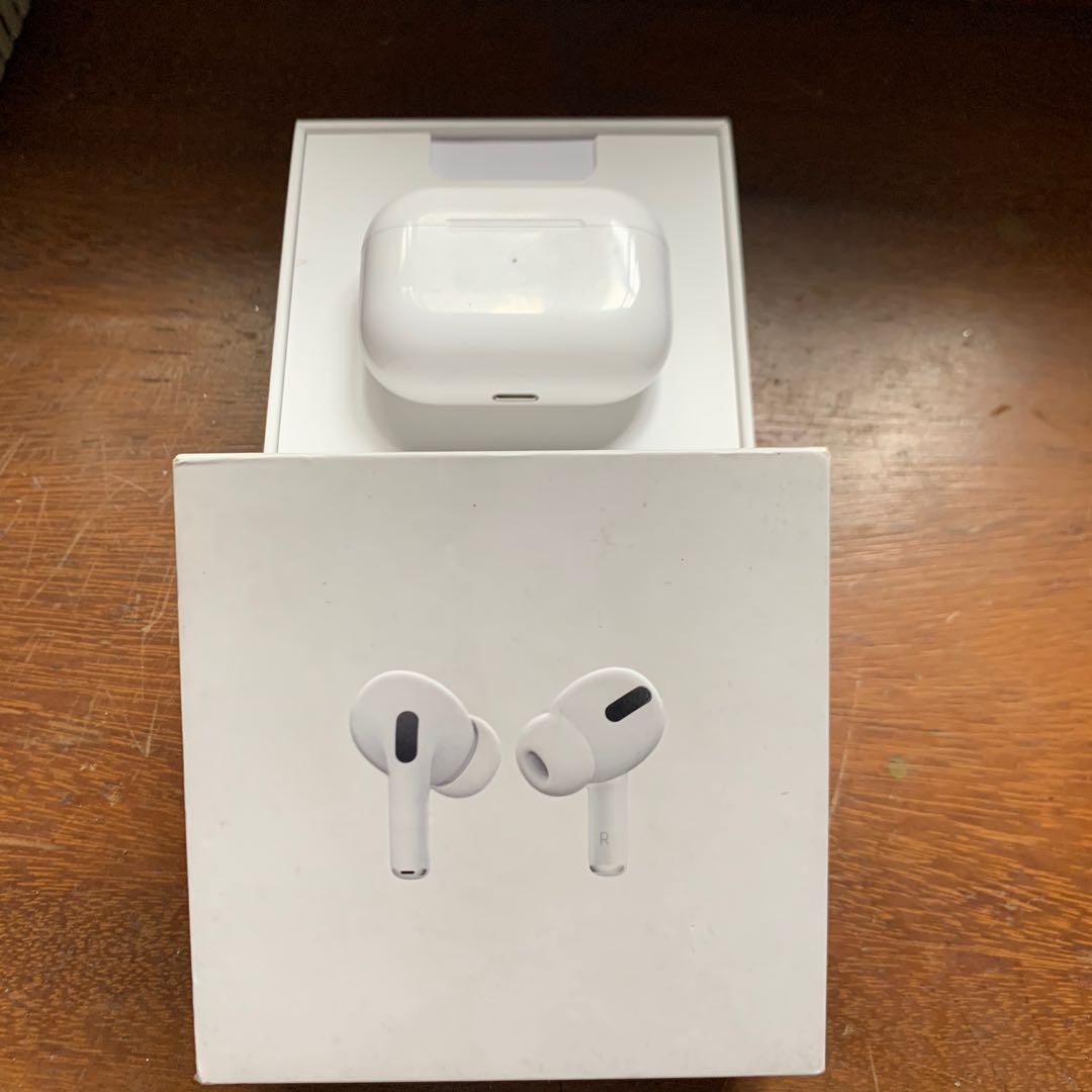 ‼️AirPods Pro Charging Case ONLY‼️ (Category: Portable Audio Accessories) located in Mandaluyong City. Submitted by lady.lannister (Listing ID 1068834368, Image 3). Description: ‼️AirPods Pro Charging Case ONLY‼️ Works with AirPods Pro 💯 Original Pre-loved ✨ 4500 Fixed Price 😘 Scratches and Dirt are evident on the case Replacement for your damaged or lost charging case ❤️ Disclaimer: Please make sure your AirPods Pro are original ONLY!!! 😊.