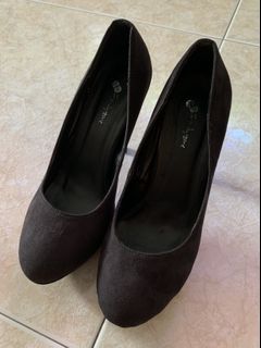 (Category: ) located in . Submitted by liyingg (Listing ID 1068895596, Image 1). Description: .
