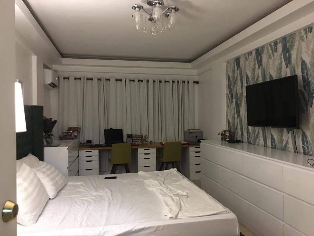 Chest table,mahogany table top,alex drawers,king size