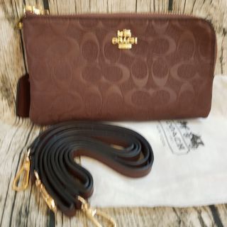 (Category: ) located in . Submitted by feeza_closet (Listing ID 1068848704, Image 1). Description: .