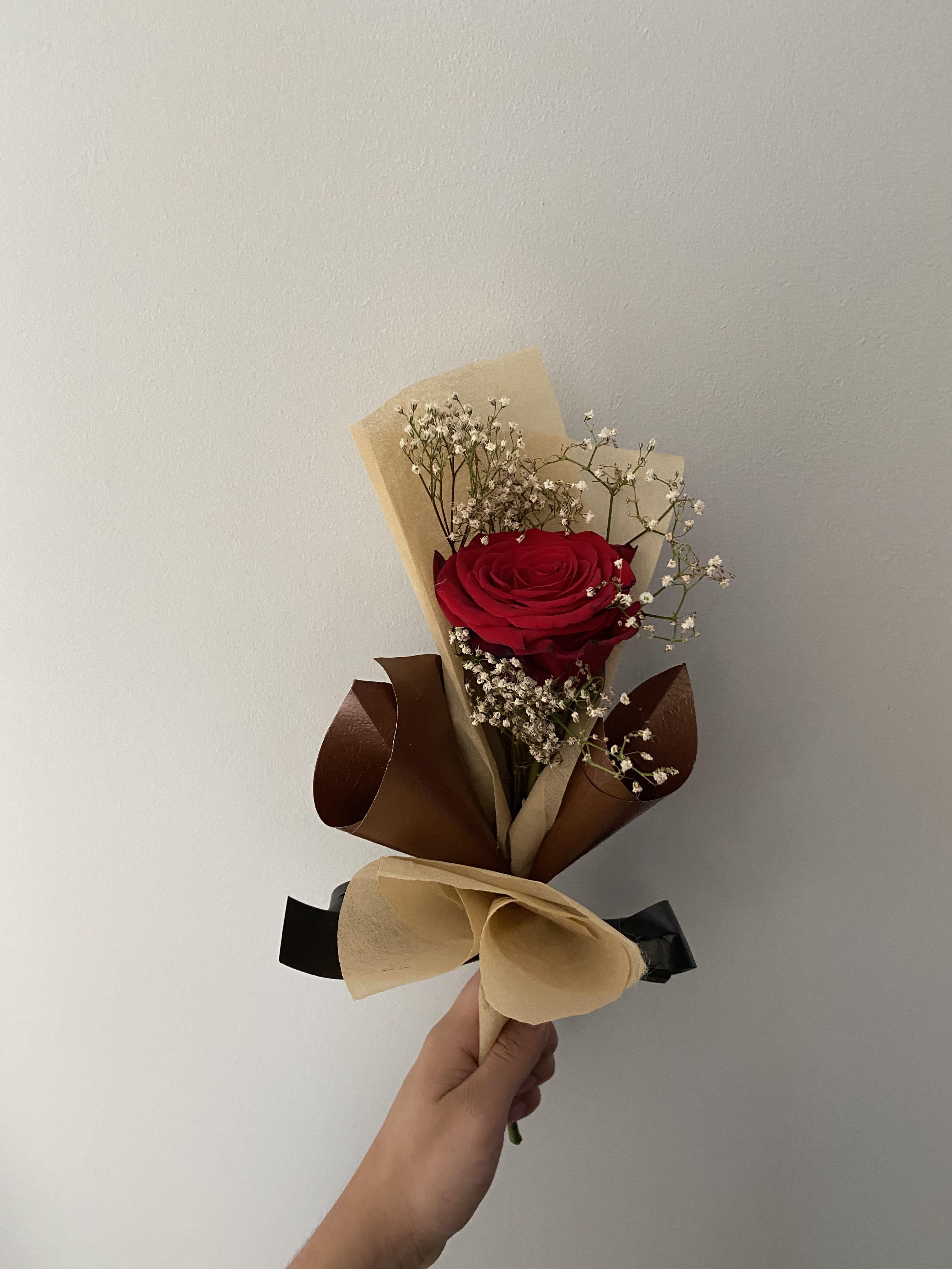 Single rose bouquet