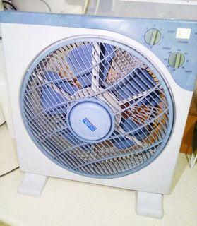 Free/give away* Morris Box Fan. Please read discriptions