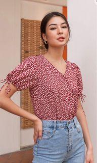 LOOKING the willow label Tess mini floral top red
