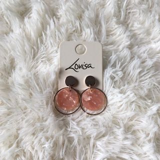 (Category: ) located in . Submitted by fizascloset (Listing ID 1068894679, Image 1). Description: .