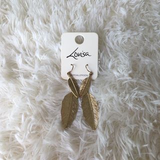 (Category: ) located in . Submitted by fizascloset (Listing ID 1068889049, Image 1). Description: .