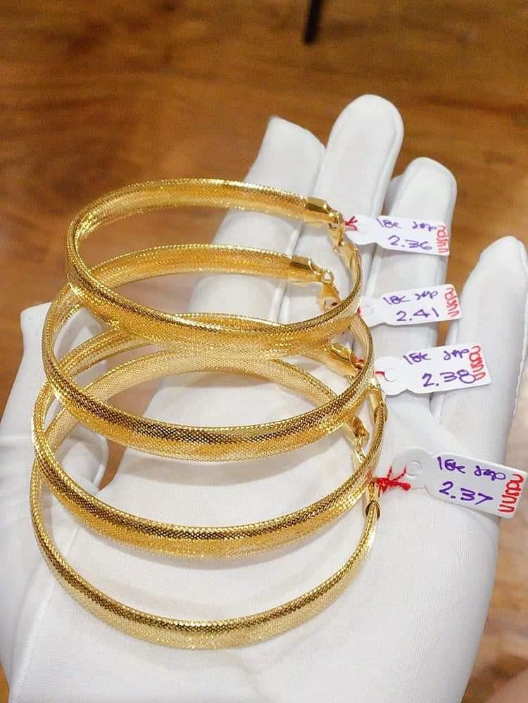 Omega bangle top