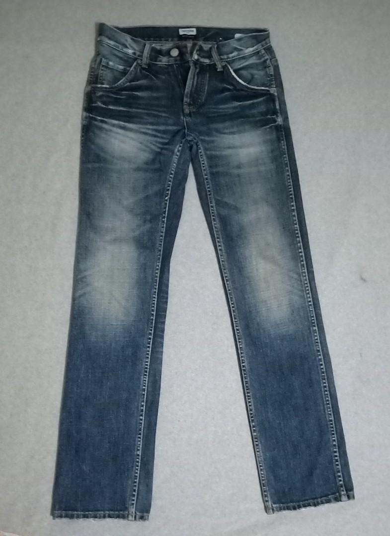 Chevignon Vintage Jeans (Category: Jeans) located in Rizal. Submitted by elizjar579_legitbrand (Listing ID 1068948553, Image 1). Description: ☑️ Dimension : Waistline 28 / L 42 W 16 ☑️ Preloved Jeans ☑️ Regular Straight ☑️ Kindly Check Photos ☑️ No Issues ☑️ Legit💯 ☑️ RFS : Decluttering.