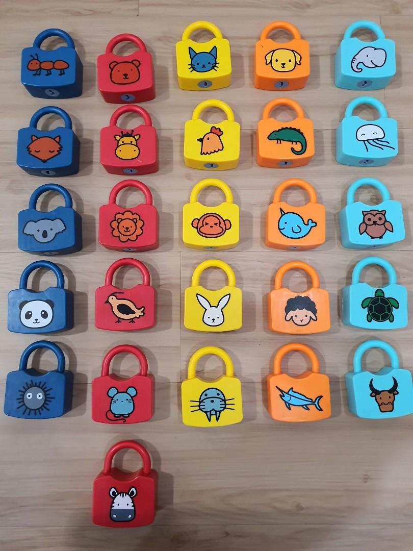 Alphabet lock shop and key toy