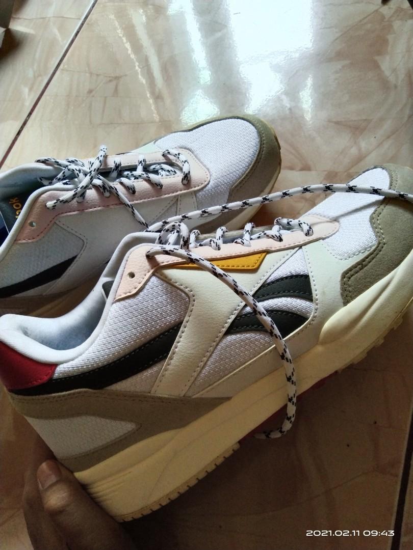 Reebok Sepatu Wanita Original Fesyen Wanita Sepatu Di Carousell