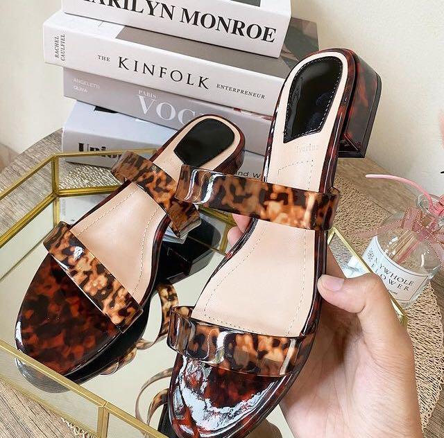 stradivarius sandals 2025