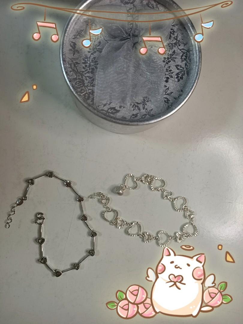 925 silver bracelets (Category: Bracelets) located in Singapore. Submitted by m0squit0 (Listing ID 1069098247, Image 1). Description: Silver 925 bracelet (love shaped)😍 Rarely used. Still in very shiny and good condition. 💍💍💎💎👑👑📿📿 1. Big love bracelet $15 2. Small love bracelet $10 Mailing or COD. No lowballer..