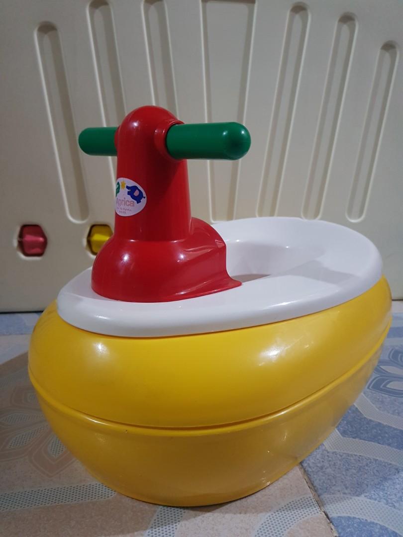 APRICA Toilet Training Seat & RICHELL Potty Trainer SET (Category: Toilet Training) located in Manila. Submitted by mamaloverakkie (Listing ID 1069012649, Image 2). Description: USED/PRELOVED! super nice pa itsura sa actual. slighly used po ito lalo pa yung richell hnd nagamit po goos as new po natambak lng sya kc mas gsto ni bibi yung fisher nya natunog tunog kc😂🤣 selling as is where is! what you see is what you get po 😘☺️🥰😍🤗.