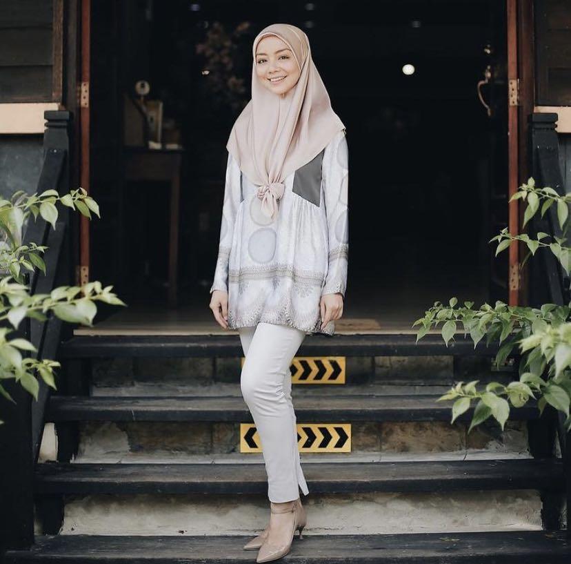 Ariani Mira Filzah Blouse Women S Fashion Clothes Tops On Carousell