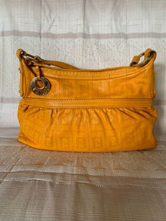 (Category: ) located in . Submitted by authentic.holdalls_88 (Listing ID 1069060772, Image 1). Description: .