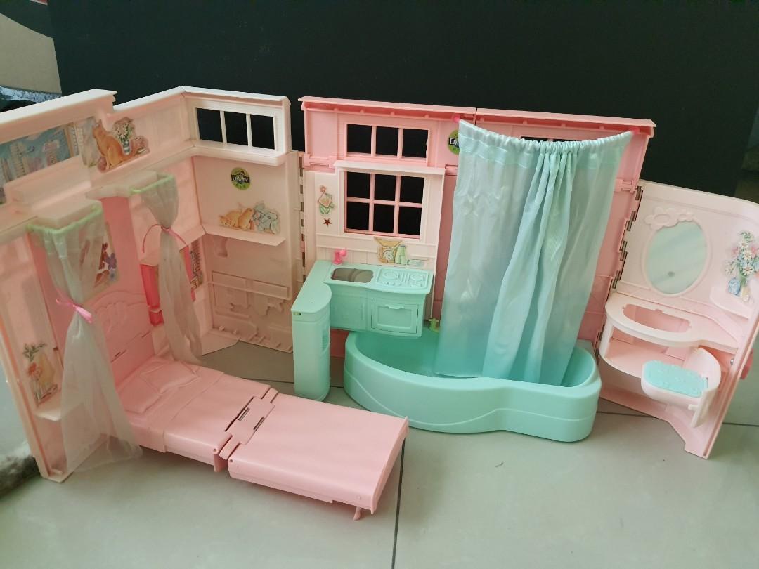 Barbie bath and top bubbles house