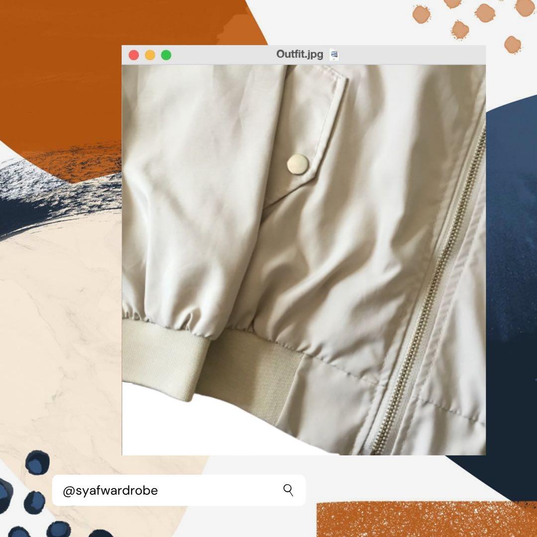 Bomber Jacket (Category: Longsleeves) located in Taiping. Submitted by lilthipie (Listing ID 1069029307, Image 2). Description: PRELOVED ITEMS 🌼 Bomber Jacket - size; free size - worn twice - condition; 9.5/10 every purchase entitles a free gift ✨ check out my listing for more! 💗.