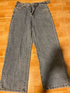 (Category: ) located in . Submitted by shoesaway (Listing ID 1069125923, Image 1). Description: .