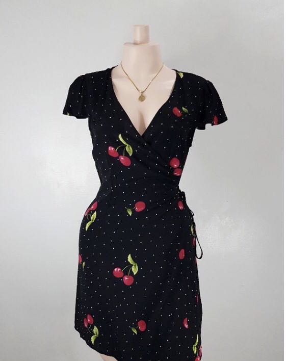 Forever 21 deals cherry wrap dress