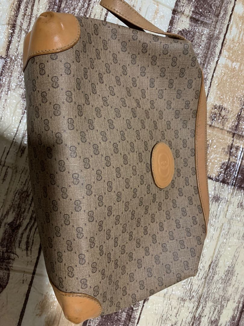 gucci vintage pouch