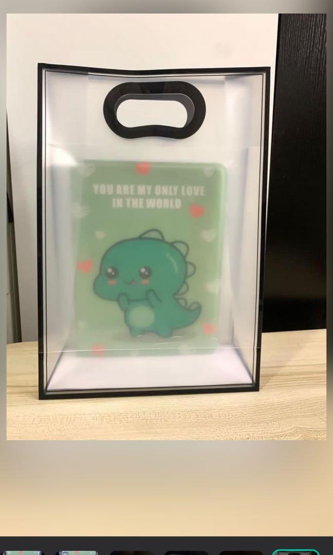 IPad Pro 2020 case (Category: Other Accessories) located in Singapore. Submitted by bblingsparkle (Listing ID 1069119068, Image 1). Description: .