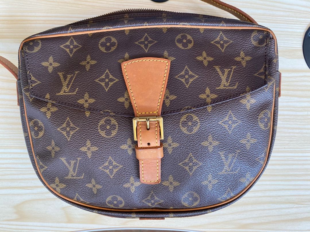 Sold at Auction: AUTHENTIC LOUIS VUITTON JEUNE FILLE MM