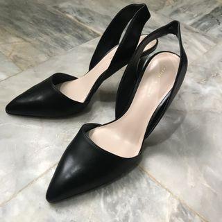 [NEW] Charles and Keith black heels