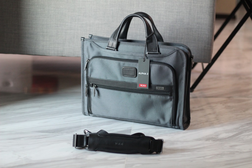 Tumi slim deluxe portfolio review online