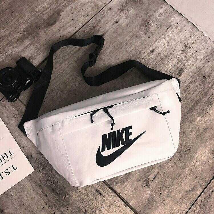nike large tech bum bag