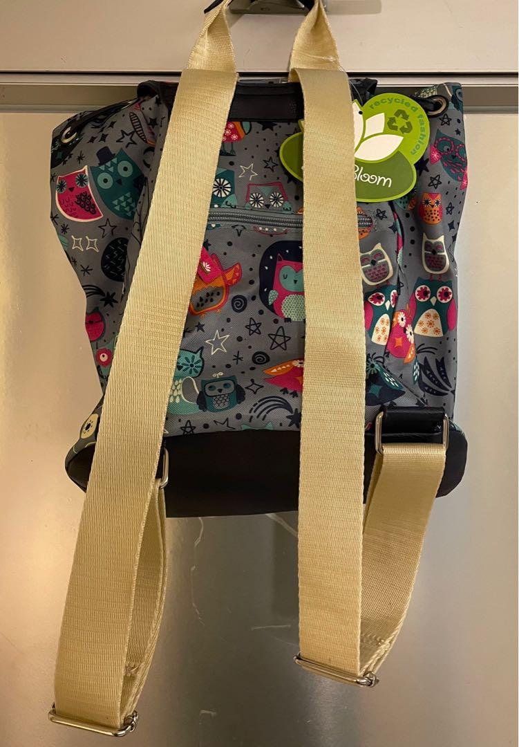 Patterned bag pack 背囊 （分類：背囊）位於 Hong Kong。 由 tiffanywok 提交（商品編號 1069123602，圖片 2）。簡介： Completely new, bought in USA。