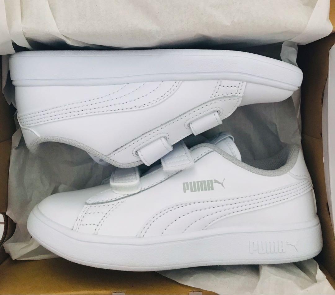 Puma smash V2 Leather Kids' trainer size UK 12, Men's Fashion, Footwear,  Sneakers on Carousell