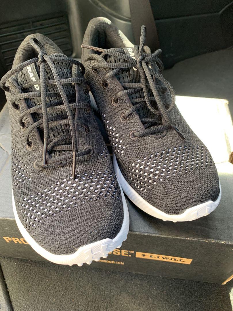 Under Armour (Category: Sneakers) located in Ampang. Submitted by yattfadzil (Listing ID 1069089331, Image 2). Description: Original Under Armour for sale Size UK 4.5 Use once only Clearing my shoes.