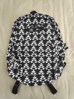 （分類：）位於 。 由 petycf 提交（商品編號 1069032314，圖片 1）。簡介： 。