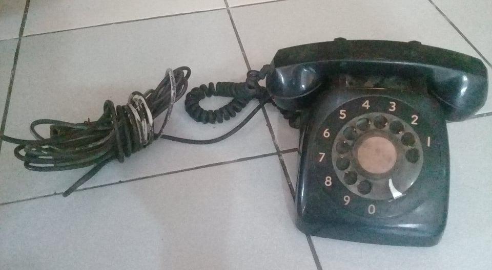 Vintage PLDT Black Rotary Phone (Category: Vintage Collectibles) located in Quezon City. Submitted by smepinoytiannge (Listing ID 1069090581, Image 1). Description: Vintage PLDT Black Rotary Phone. Still working..