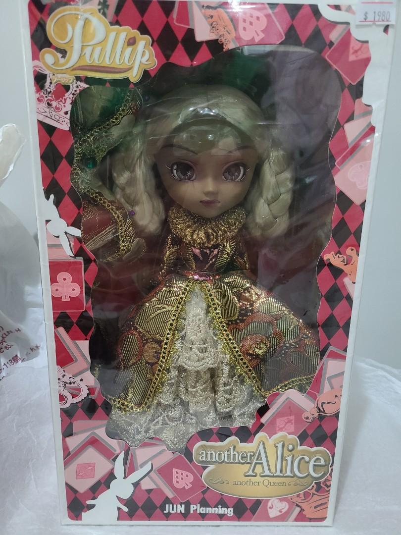 Pullip deals another queen