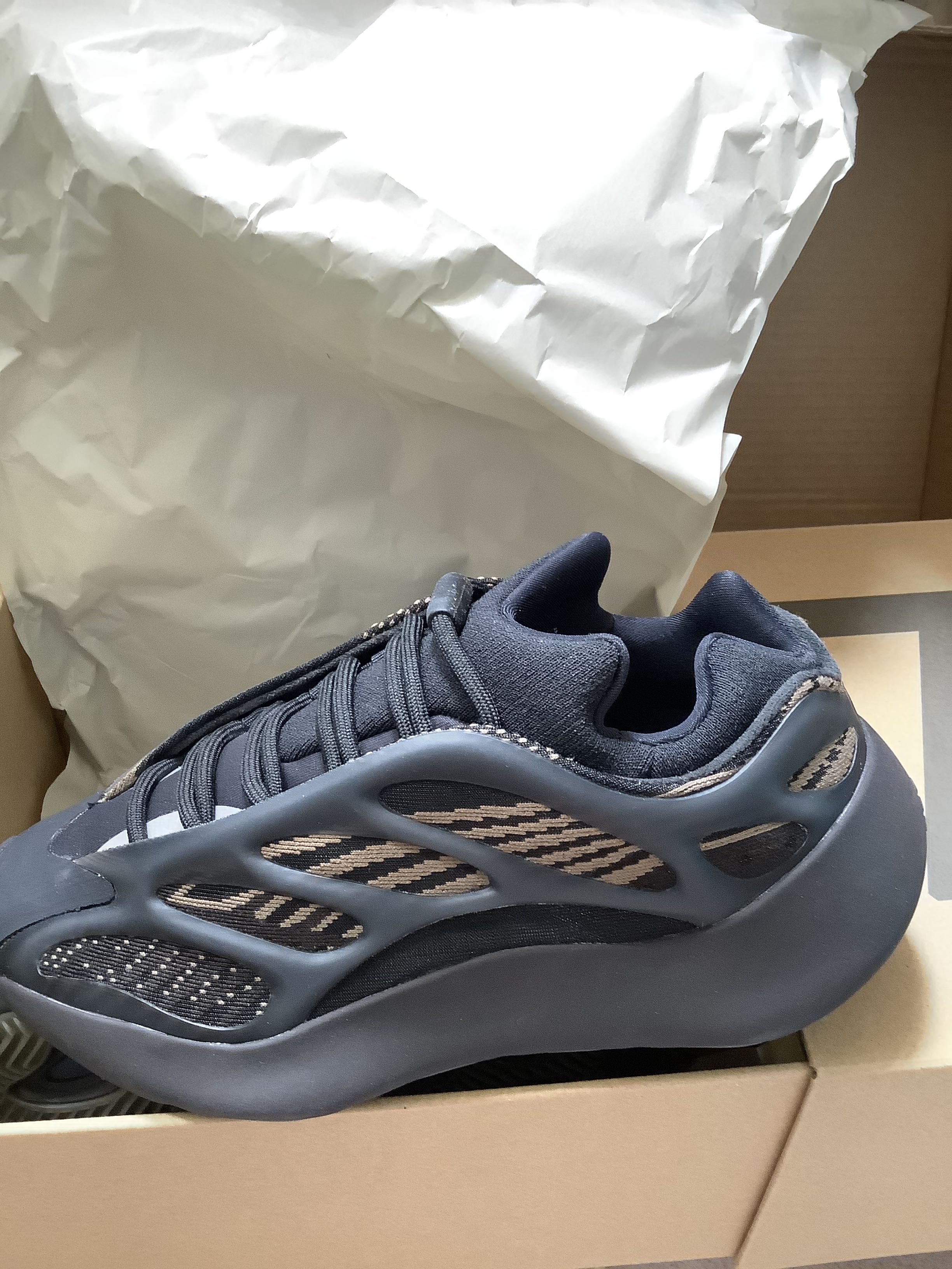 Adidas Yeezy 700 V3 'Clay Brown'GY0189 