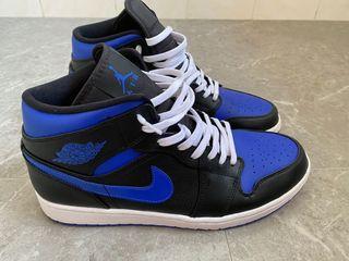 Air jordan 1 mid black hyper royal