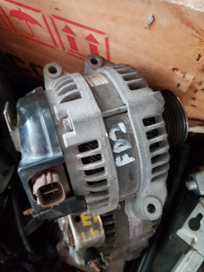 Alternator honda civic FD2 FD1 made in Japan hcut cond, Auto