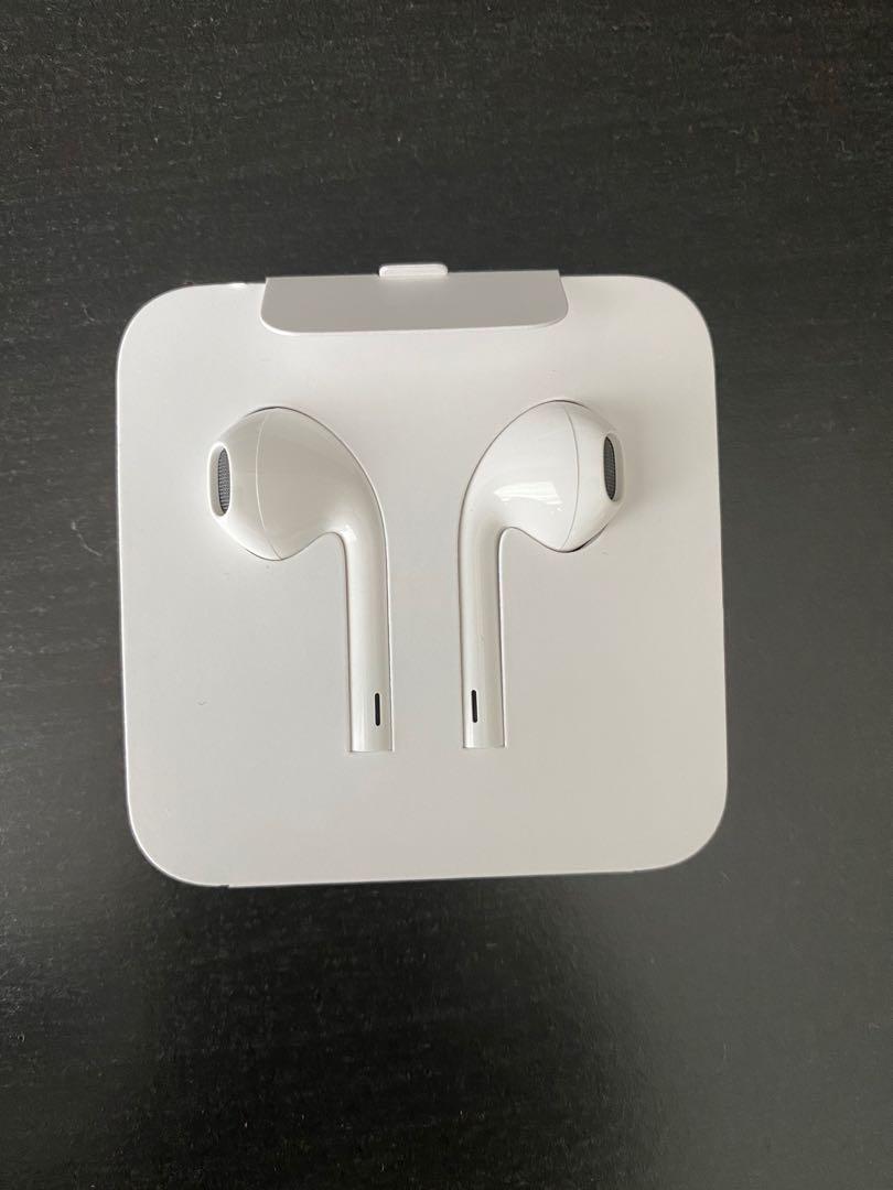 apple earpods with round connector