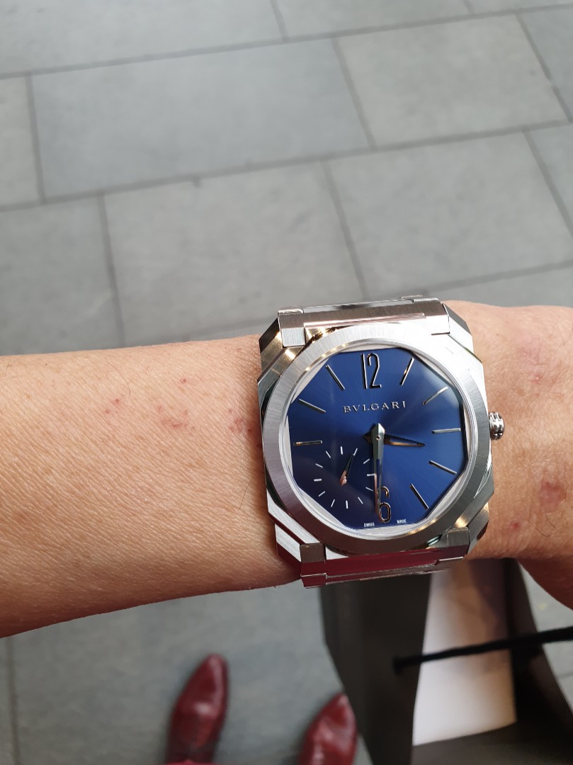 Bvlgari Octo Finissimo Automatic Satin-Polished Steel (Blue dial), Men's  Fashion, Watches & Accessories, Jewelry on Carousell